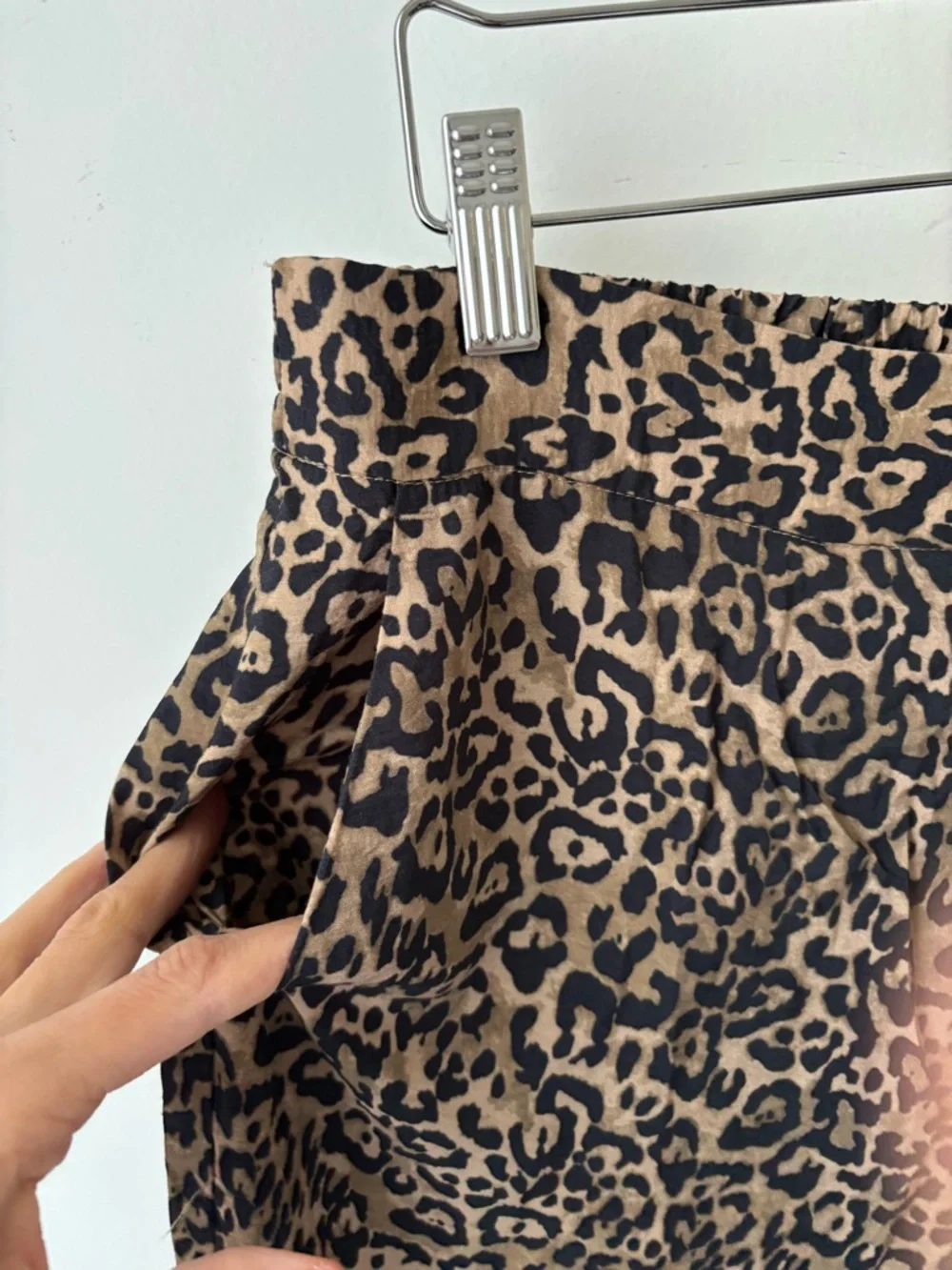 Joe Fresh Leopard Print Wide Leg Pants | High Rise Animal Print Chic - Picture 3 of 8